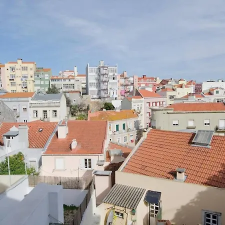 Sunny And Historical With River View شقة